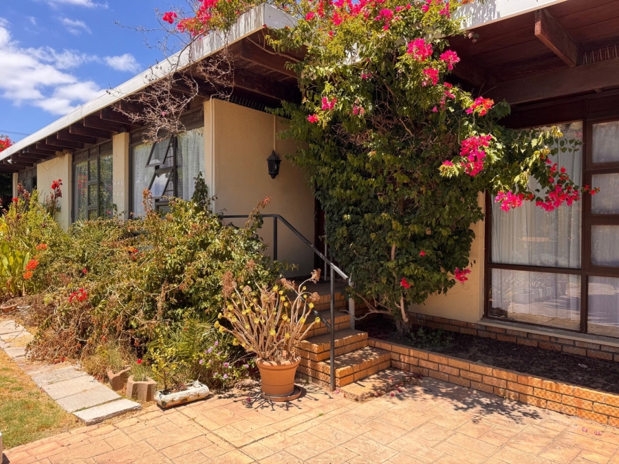 7 Bedroom Property for Sale in Table View Western Cape